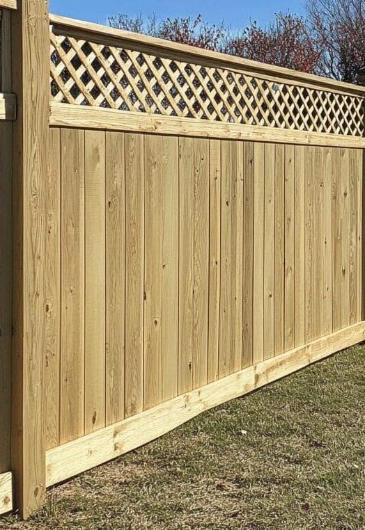 Commercial privacy fence